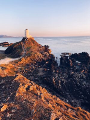 Tŵr Bach lighthouse auf Llanddwyn Island in Nord Wales